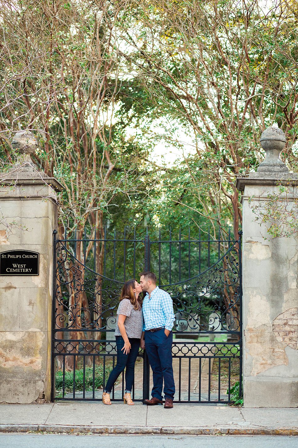 Charleston Honeymoon Photography in the French Quarter. Kate Timbers Photography. http://katetimbers.com #katetimbersphotography // Charleston Photography // Inspiration
