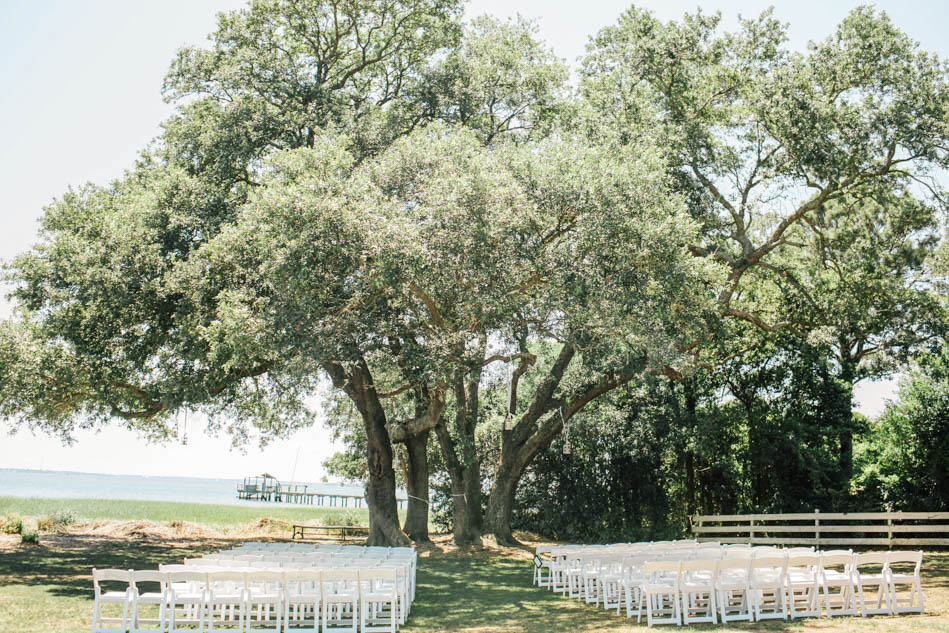 Ceremony is set under an oak tree, Alhambra Hall, Mt Pleasant, South Carolina Kate Timbers Photography. http://katetimbers.com #katetimbersphotography // Charleston Photography // Inspiration